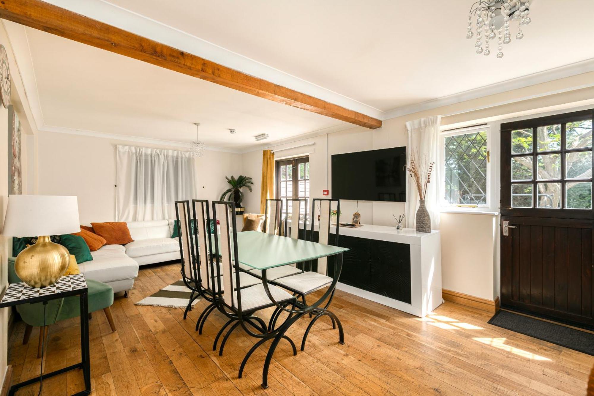 Rural Lodge Stay In Windsor! Hot Tub! Sleeps 20 Bray Buitenkant foto