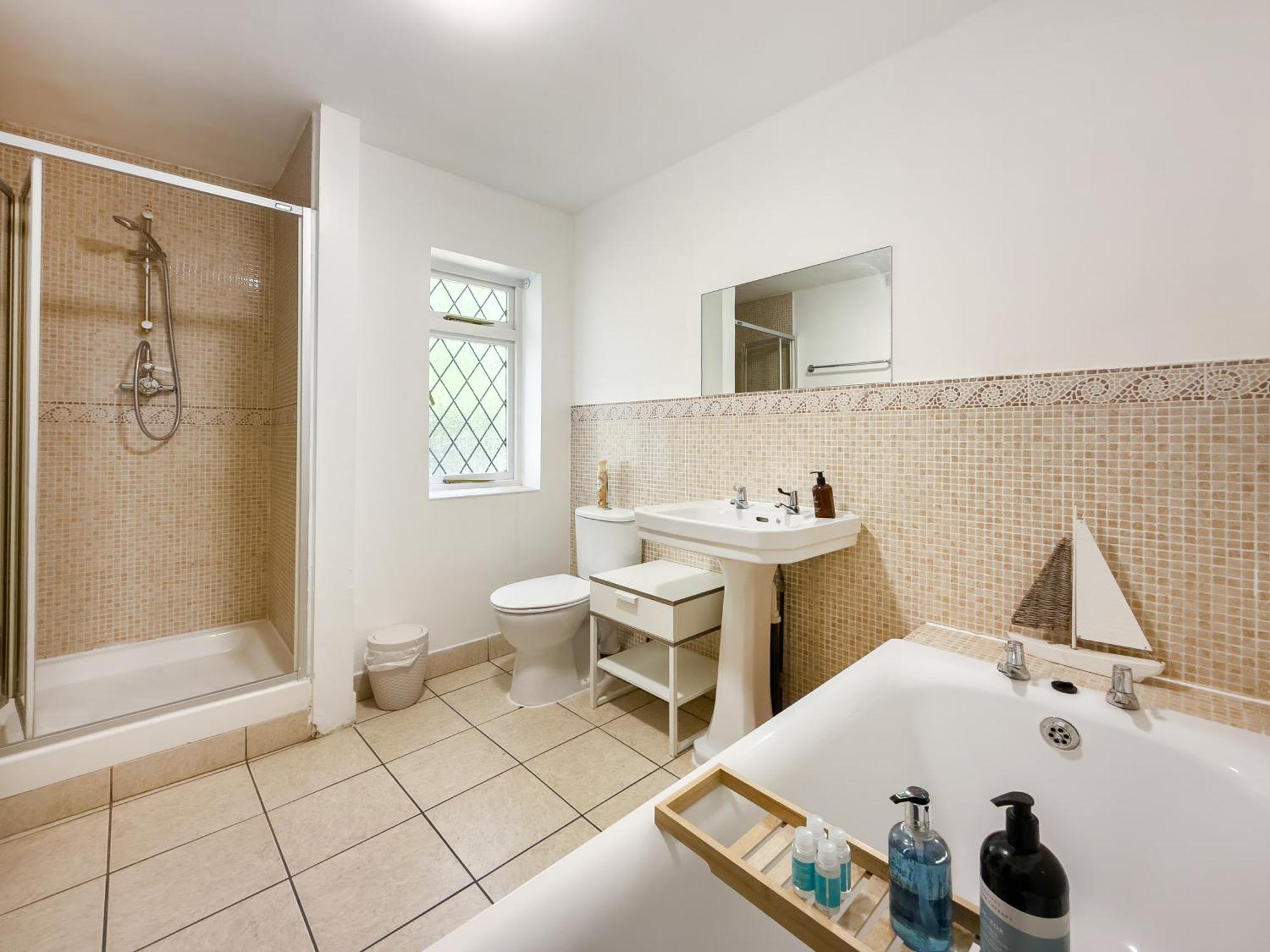 Rural Lodge Stay In Windsor! Hot Tub! Sleeps 20 Bray Buitenkant foto