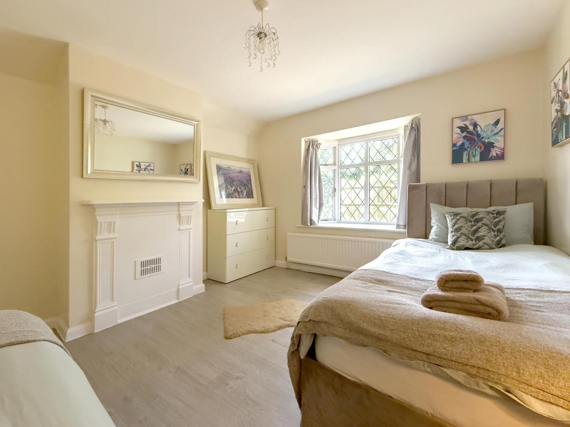Rural Lodge Stay In Windsor! Hot Tub! Sleeps 20 Bray Buitenkant foto