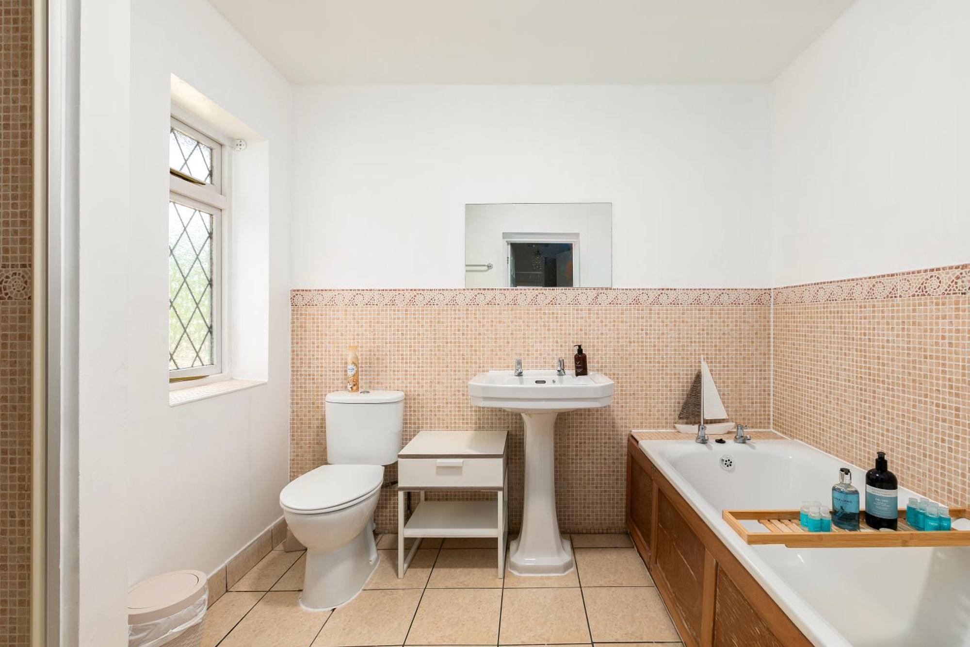 Rural Lodge Stay In Windsor! Hot Tub! Sleeps 20 Bray Buitenkant foto