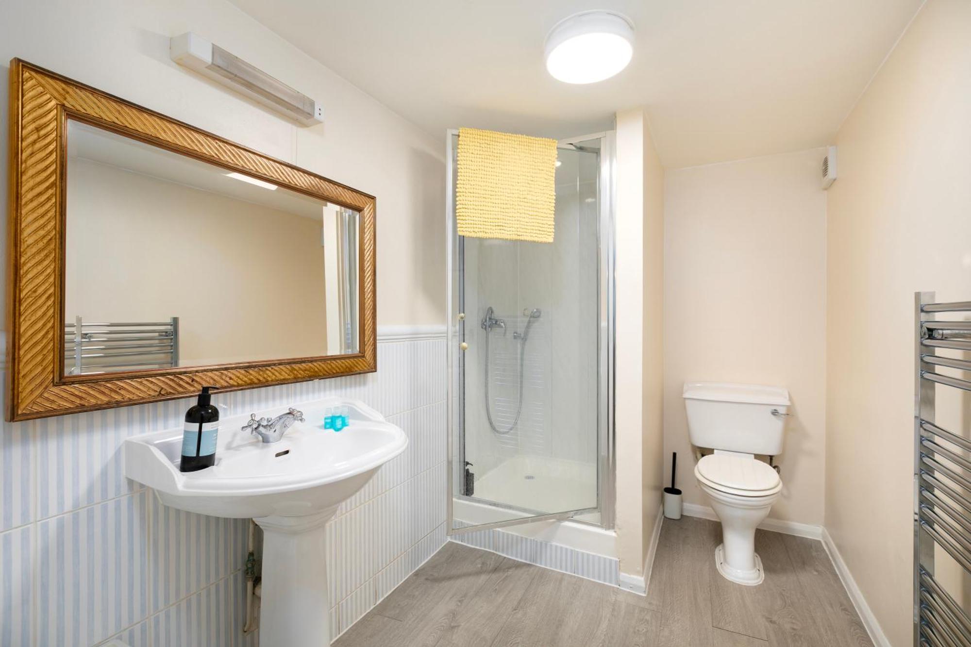Rural Lodge Stay In Windsor! Hot Tub! Sleeps 20 Bray Buitenkant foto