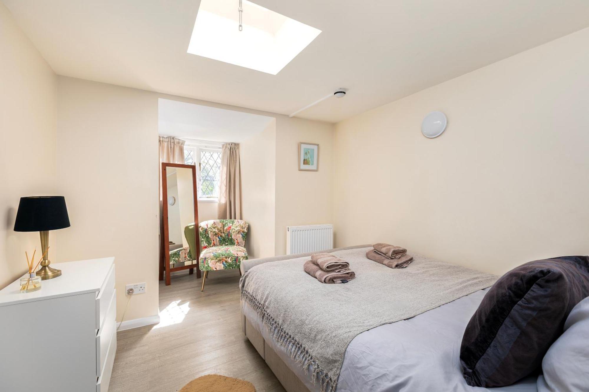 Rural Lodge Stay In Windsor! Hot Tub! Sleeps 20 Bray Buitenkant foto