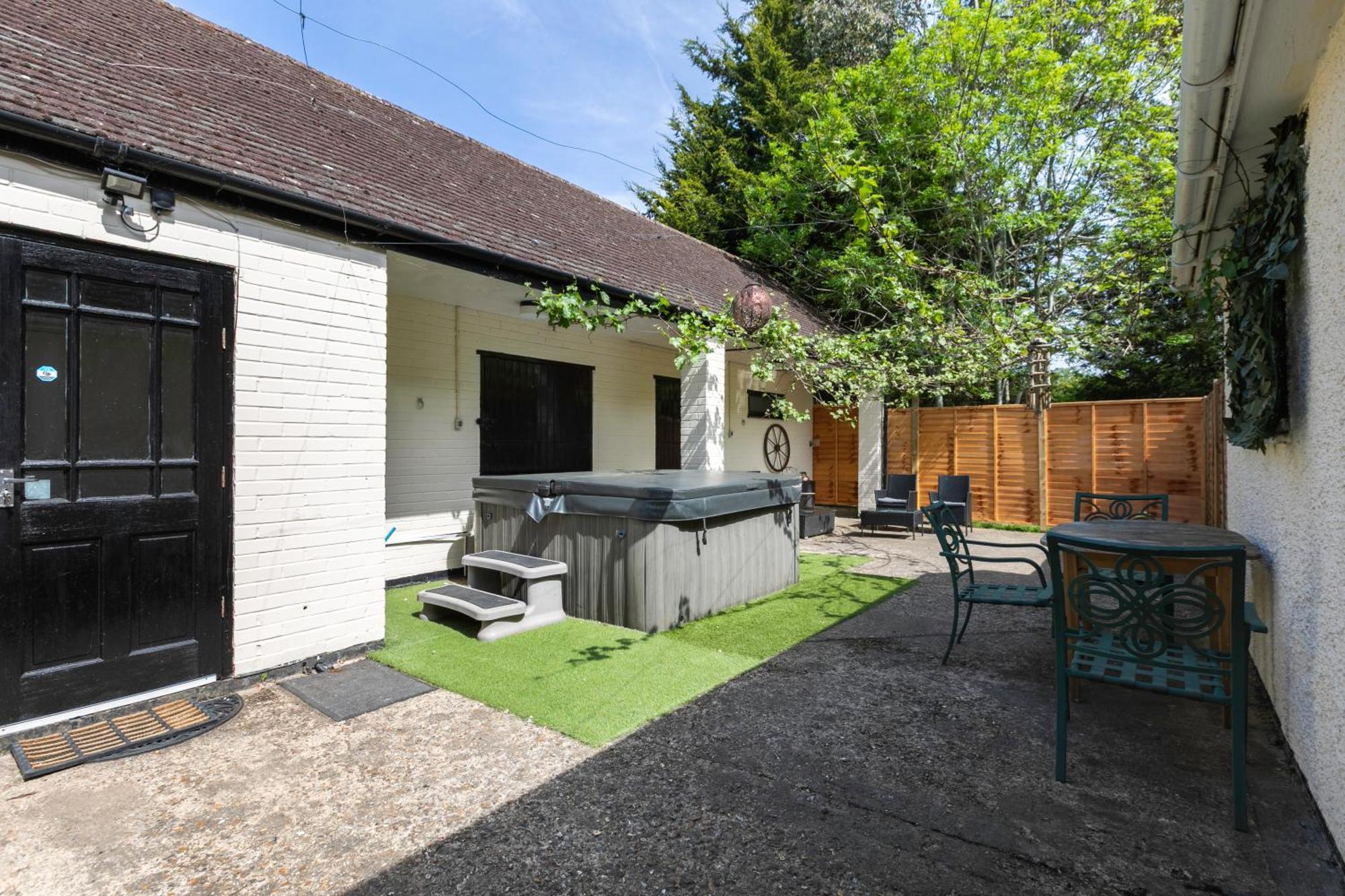 Rural Lodge Stay In Windsor! Hot Tub! Sleeps 20 Bray Buitenkant foto