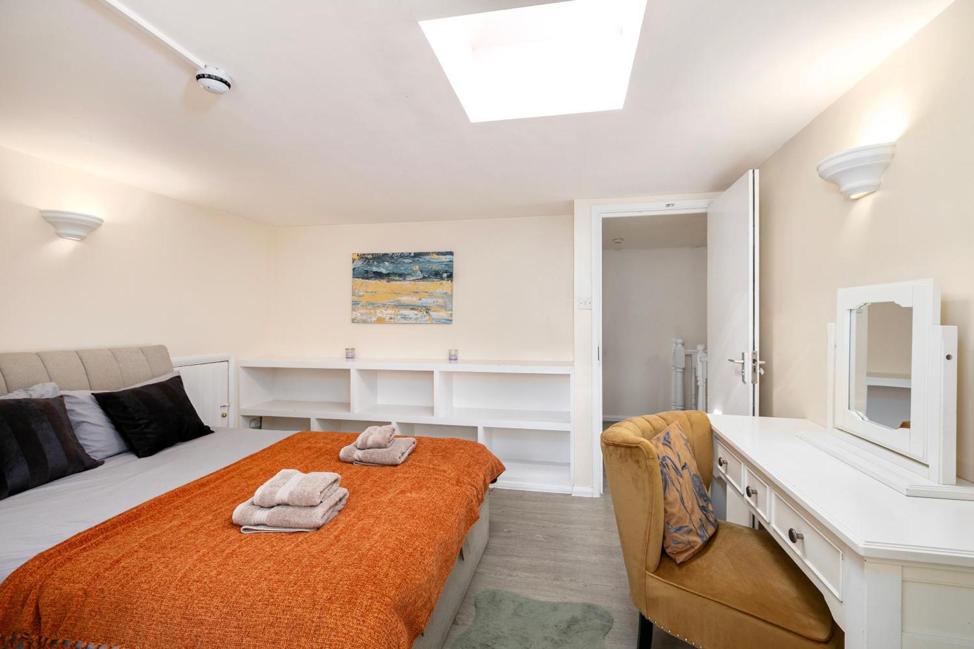 Rural Lodge Stay In Windsor! Hot Tub! Sleeps 20 Bray Buitenkant foto