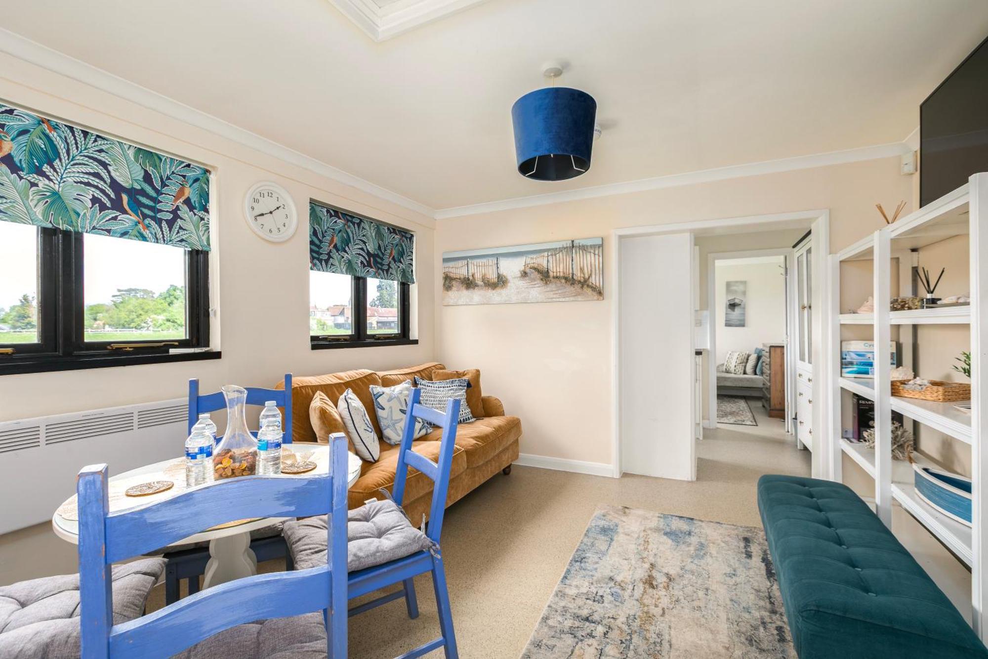 Rural Lodge Stay In Windsor! Hot Tub! Sleeps 20 Bray Buitenkant foto
