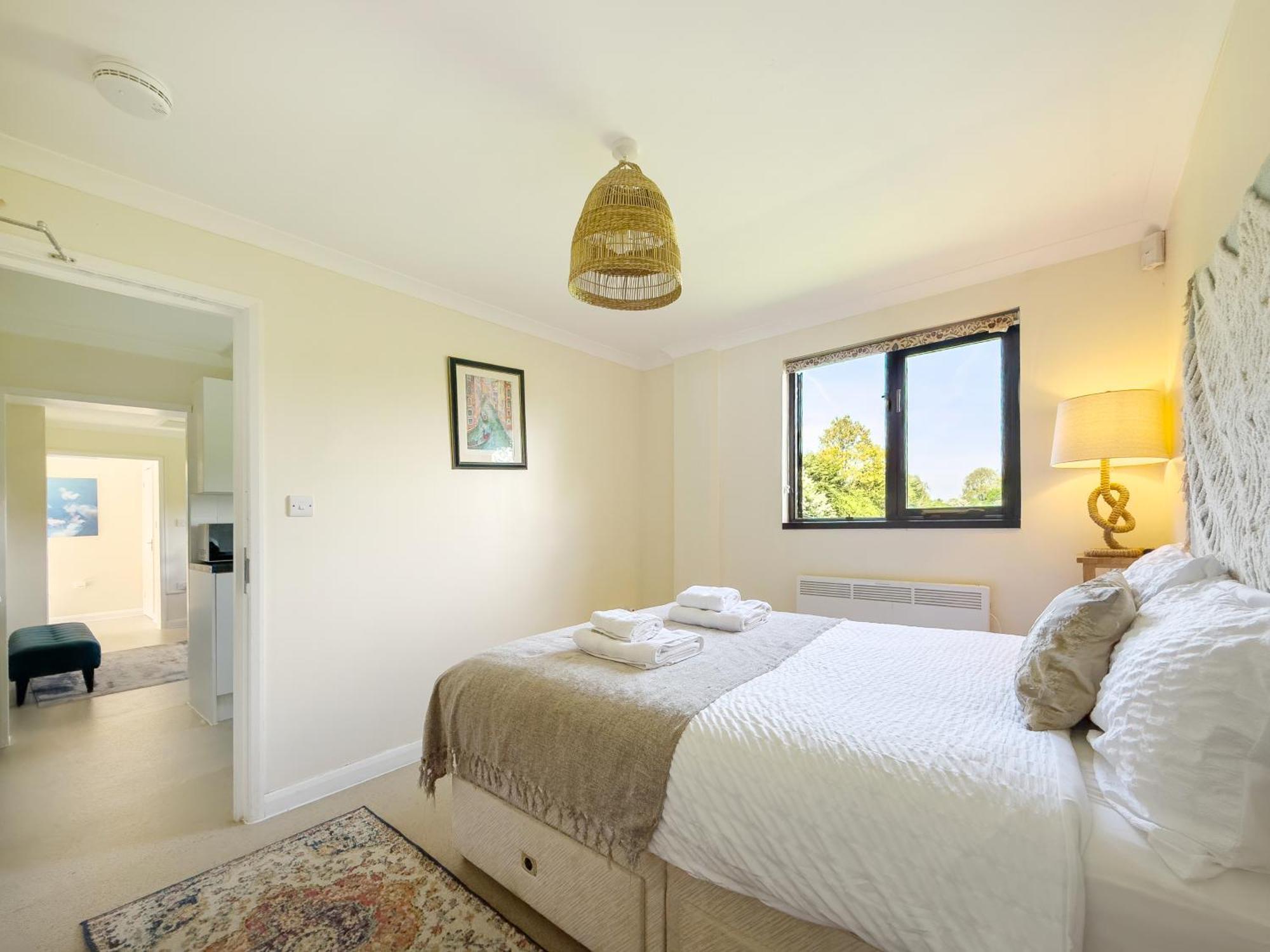 Rural Lodge Stay In Windsor! Hot Tub! Sleeps 20 Bray Buitenkant foto