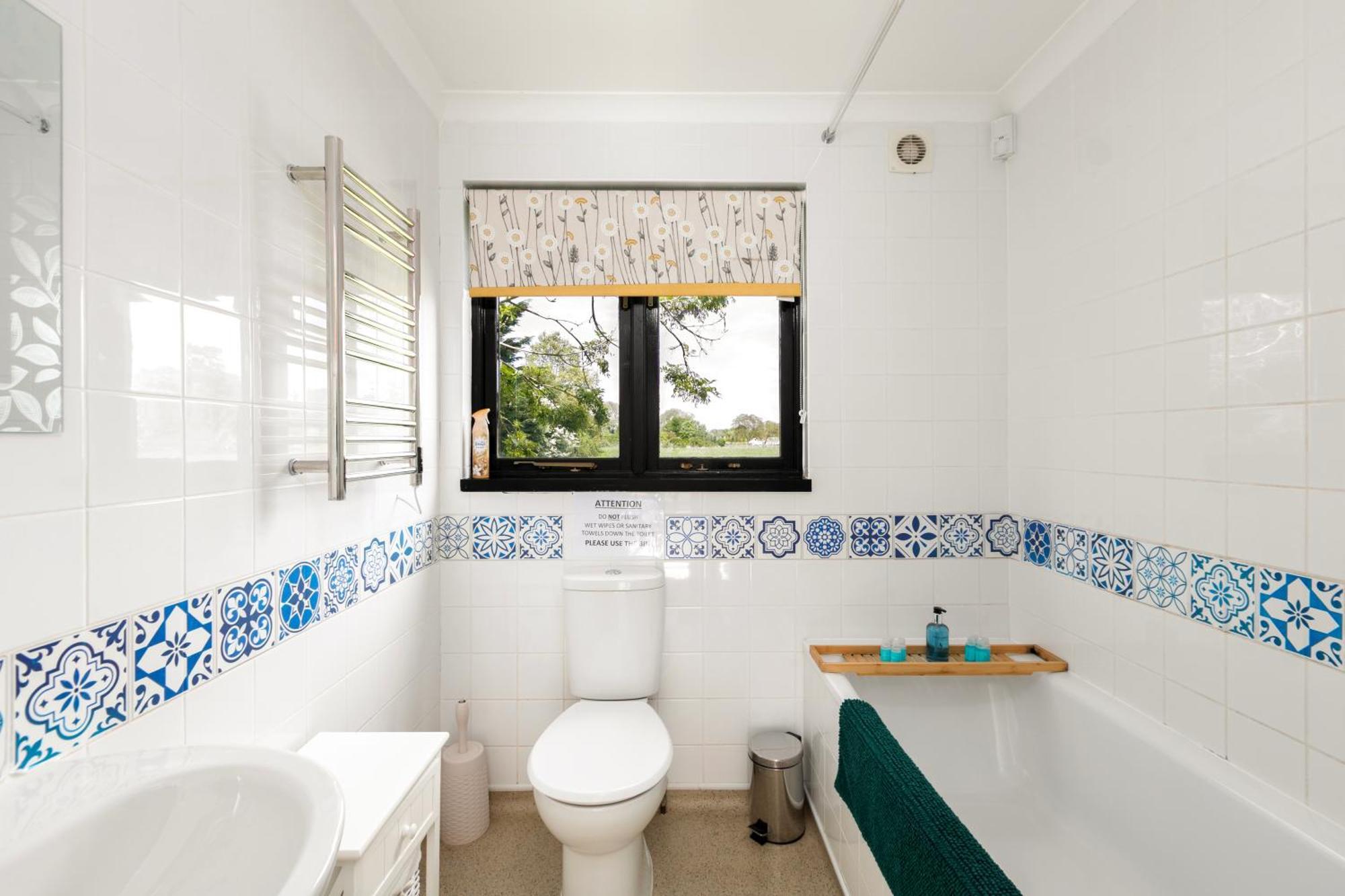 Rural Lodge Stay In Windsor! Hot Tub! Sleeps 20 Bray Buitenkant foto
